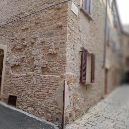 Il Mandorlo Nel Centro Di *