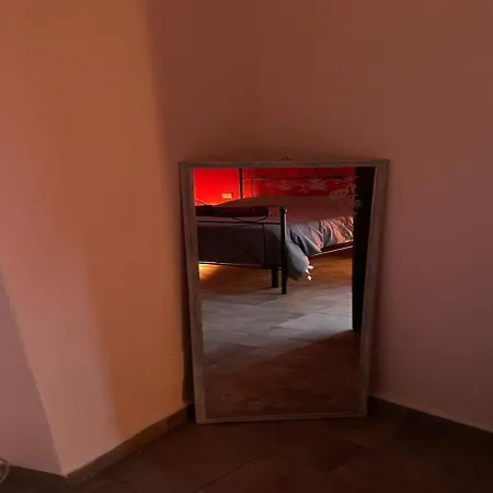 Il Mandorlo Nel Centro Di Volterra
